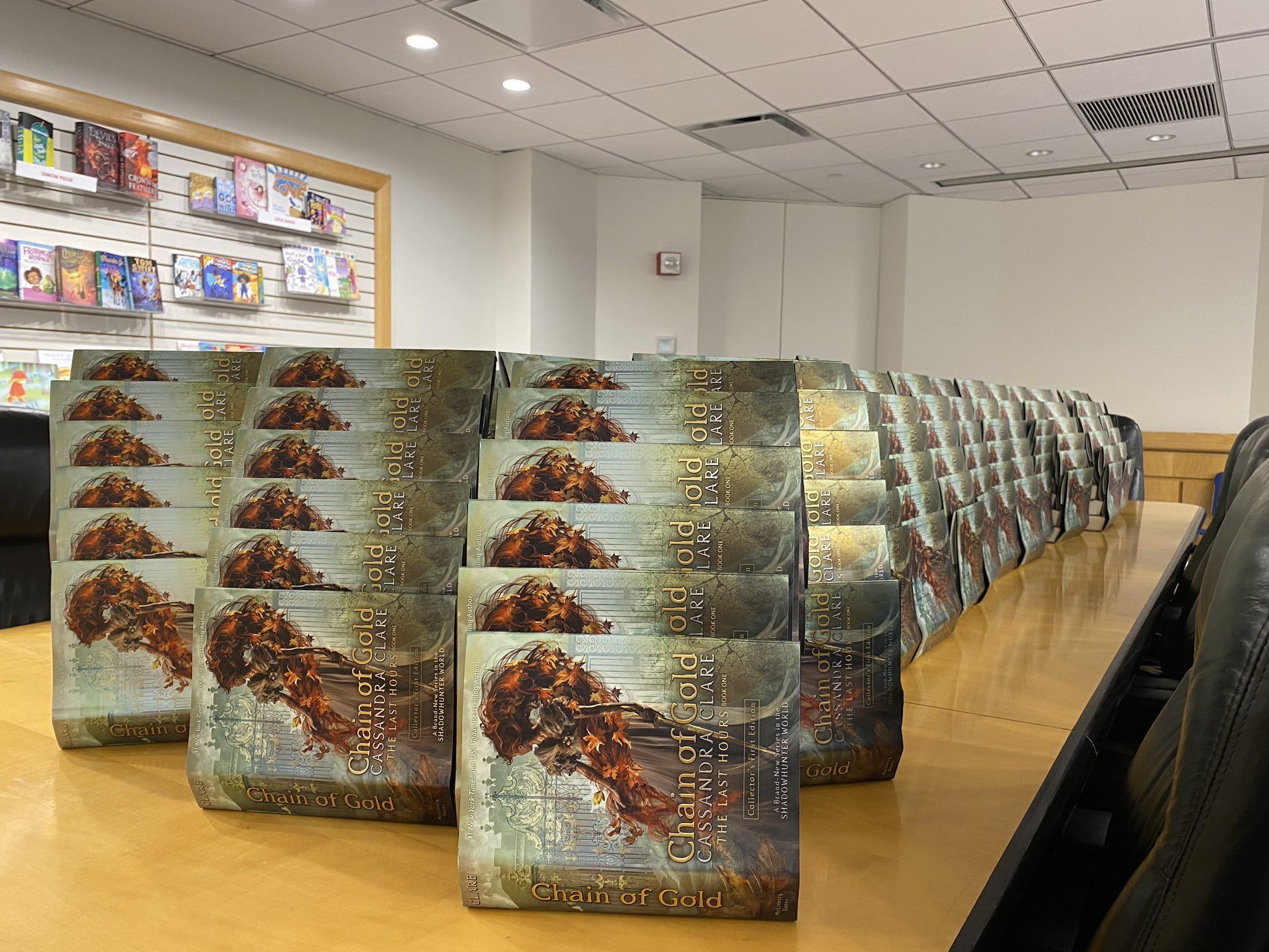 2048x1536 Cassandra Clare on X: And now to sign a few books. / X