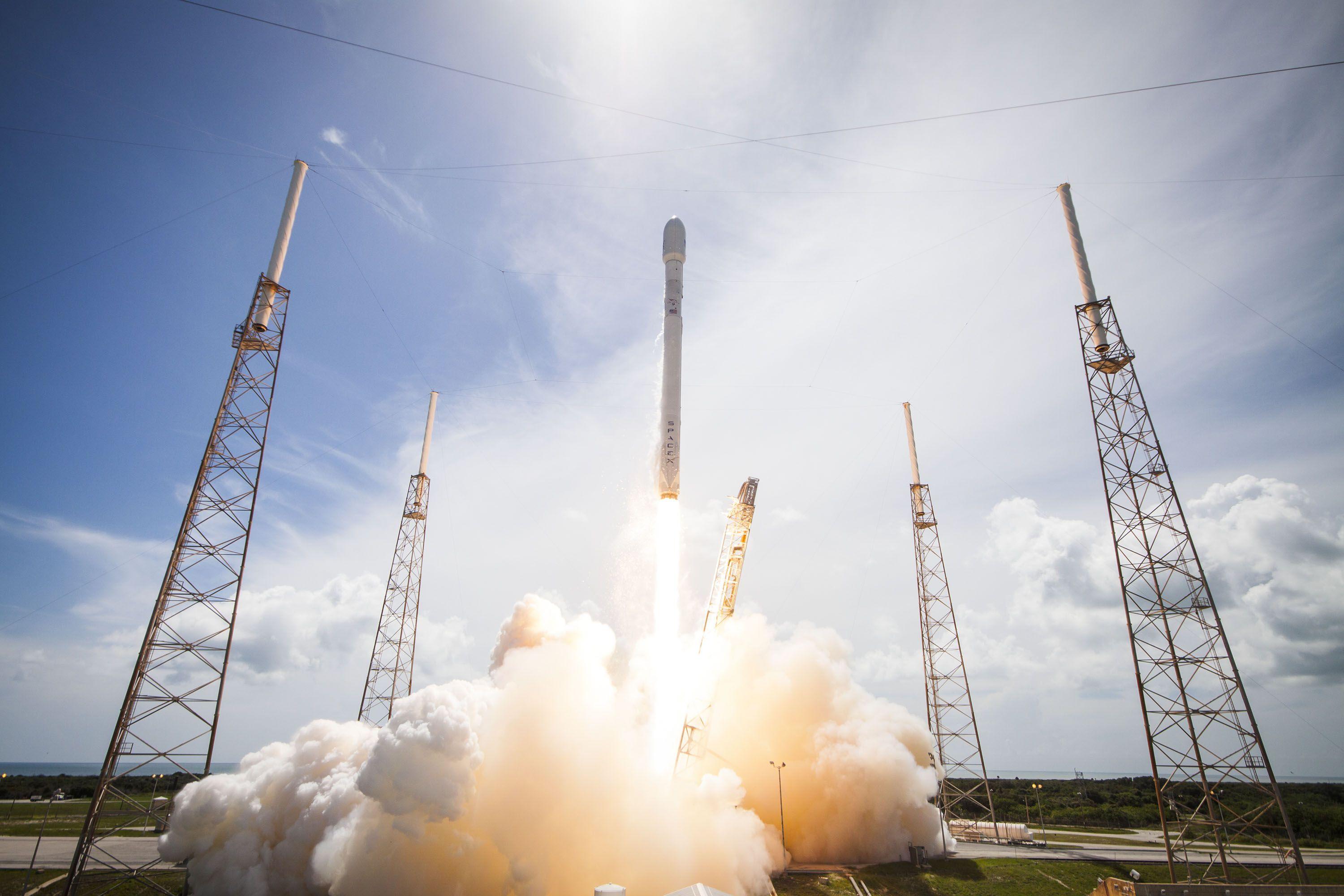 3000x2000 SpaceX Falcon 9 Rocket Launch Coast Launches