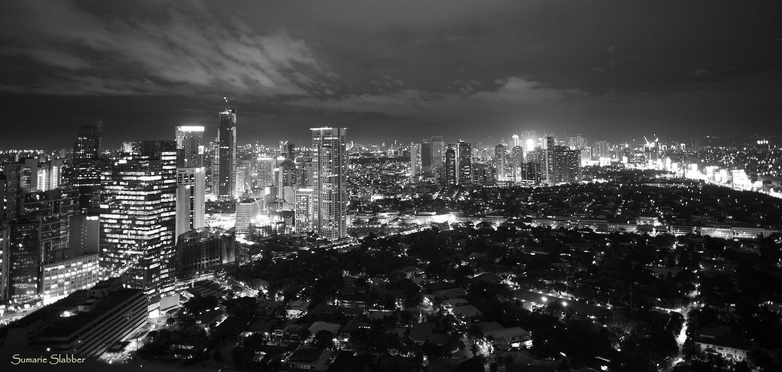 1600x762 Manila in Black & White. Rockwell City and part of Makati C