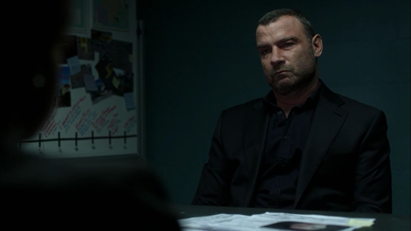 1366x768 Ray Donovan Bugs (TV Episode 2020)