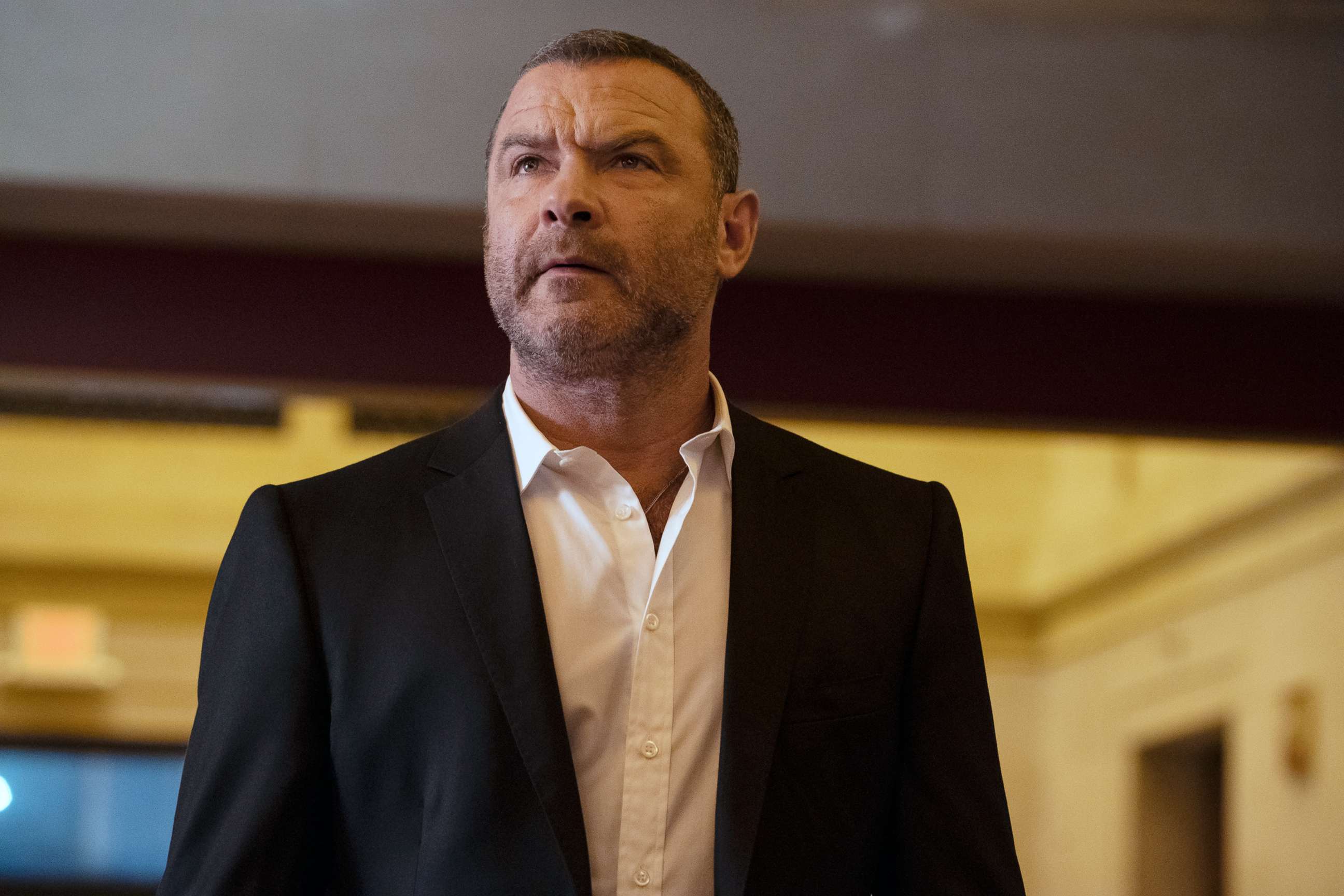 2592x1728 Review: 'Ray Donovan: The Movie' sneaks up and floors you