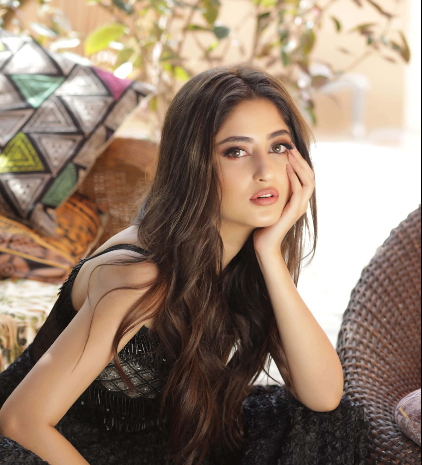1710x1885 Download Captivating Charm: Beautiful Pakistani Girl