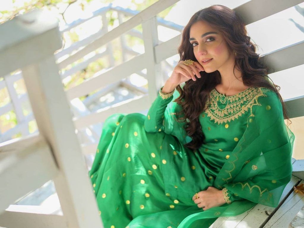 1024x768 Maya Ali Looks Regal In A Gorgeous Red Bridal Ensemble