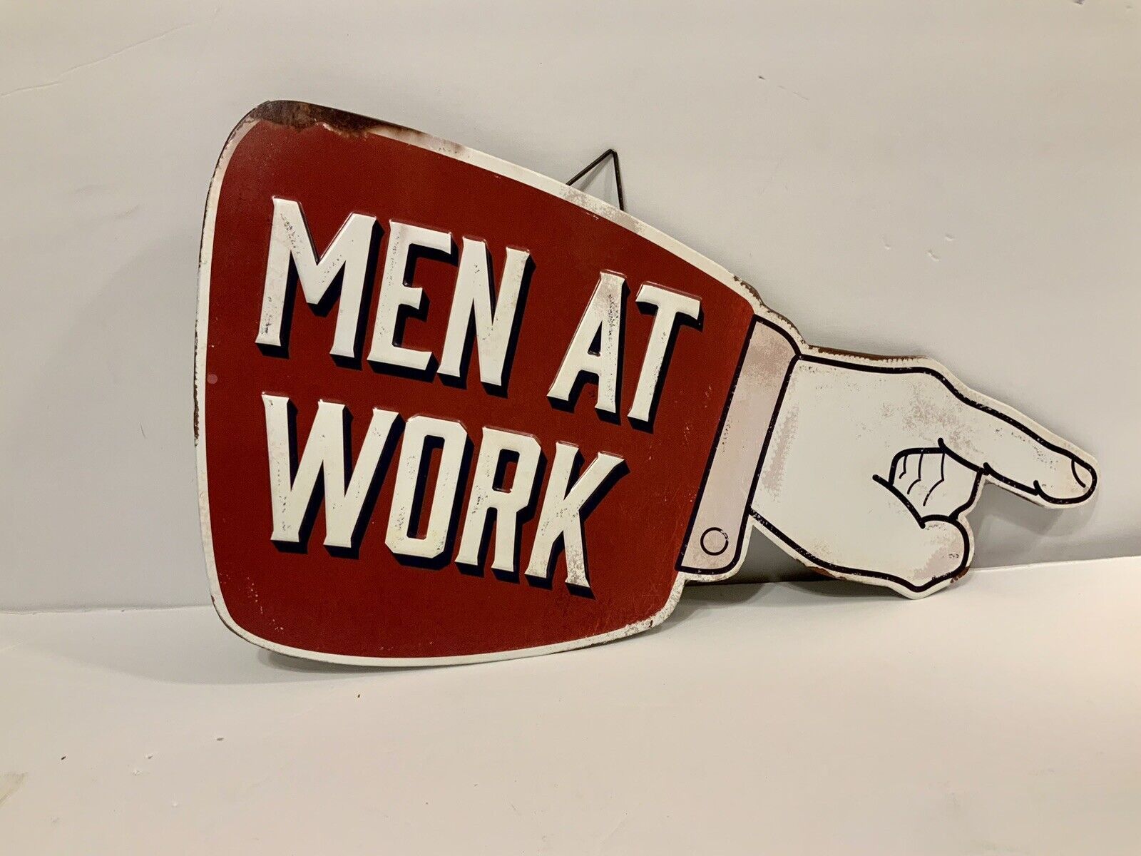 1600x1200 Vintage Style “Men At Work” Metal Sign Finger Pointing Shop, Camp, Man Cave