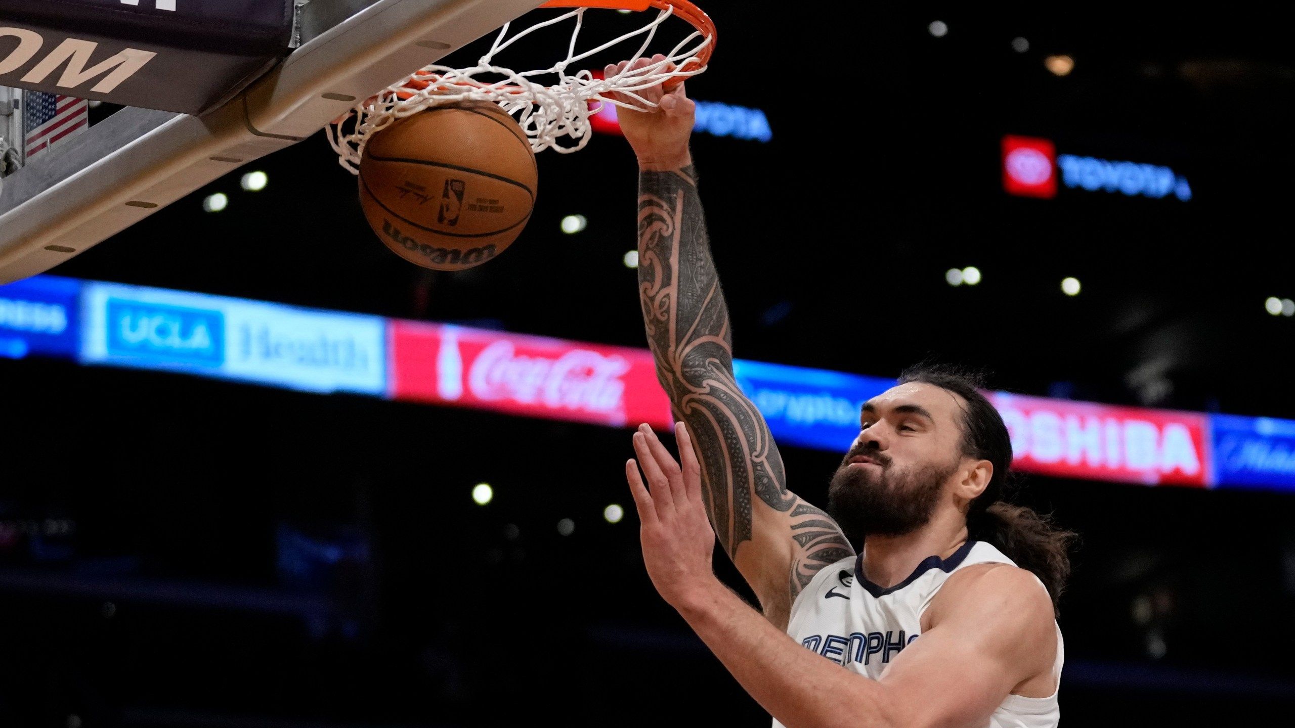 2560x1440 Steven Adams To Miss The Next 3 5 Weeks With A Sprained Knee