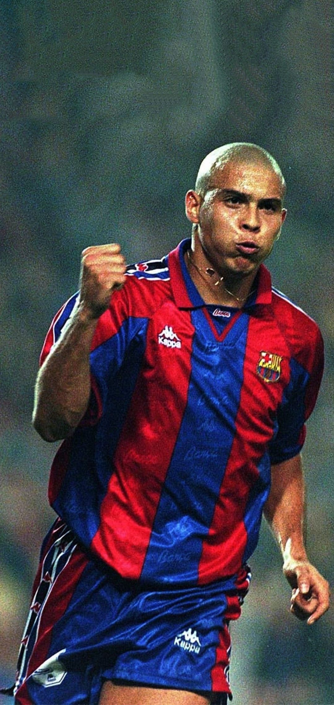 1080x2280 Ronaldo Nazario. Soccer picture, Soccer players, Retro football shirts