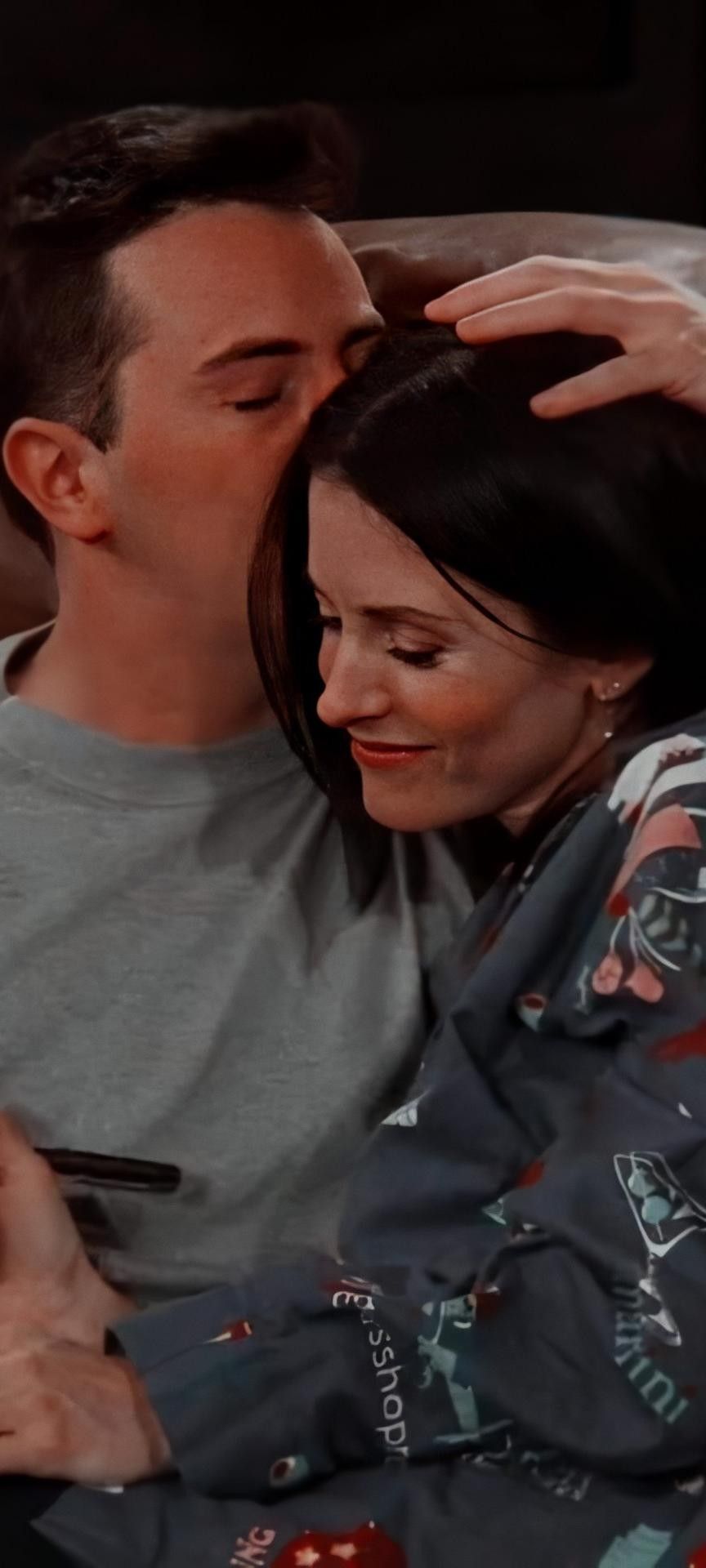 864x1920 Mondler love❤️❤️. Friends chandler and monica, Joey friends, Monica and chandler