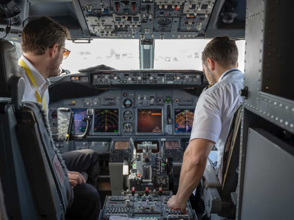 1024x768 Best Degrees for Becoming a Pilot. What to Study if you want to become an airline pilot