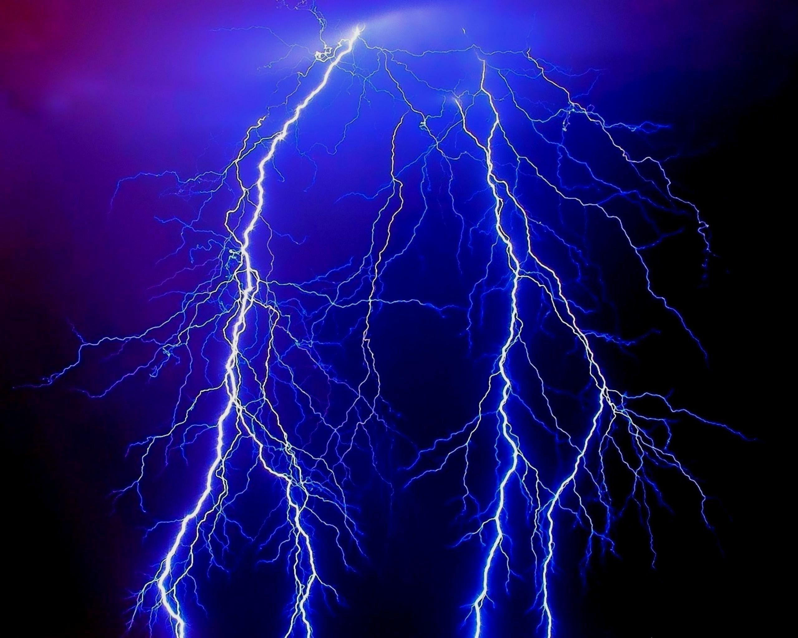 2560x2048 Blue Lightning hình nền