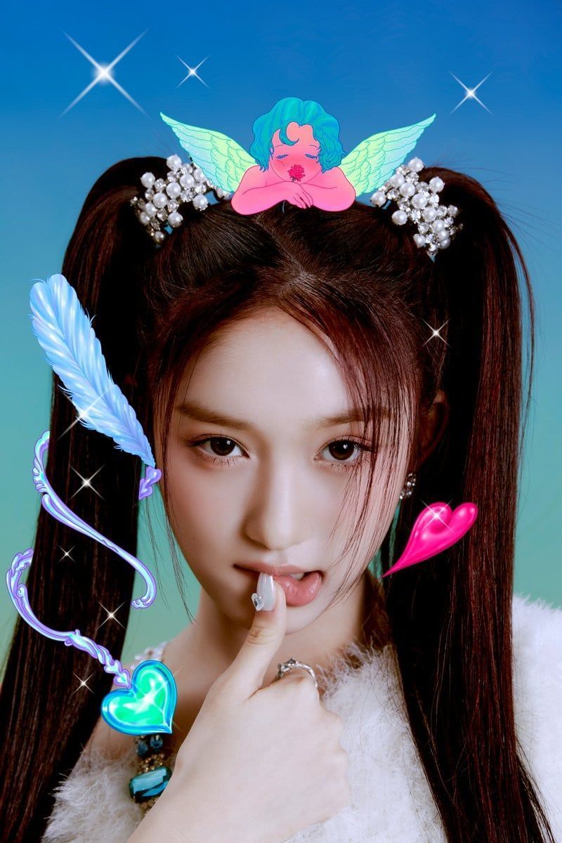800x1200 IVE's Leeseo and Gaeul are whimsical beauties in new concept image for 'Love Dive'