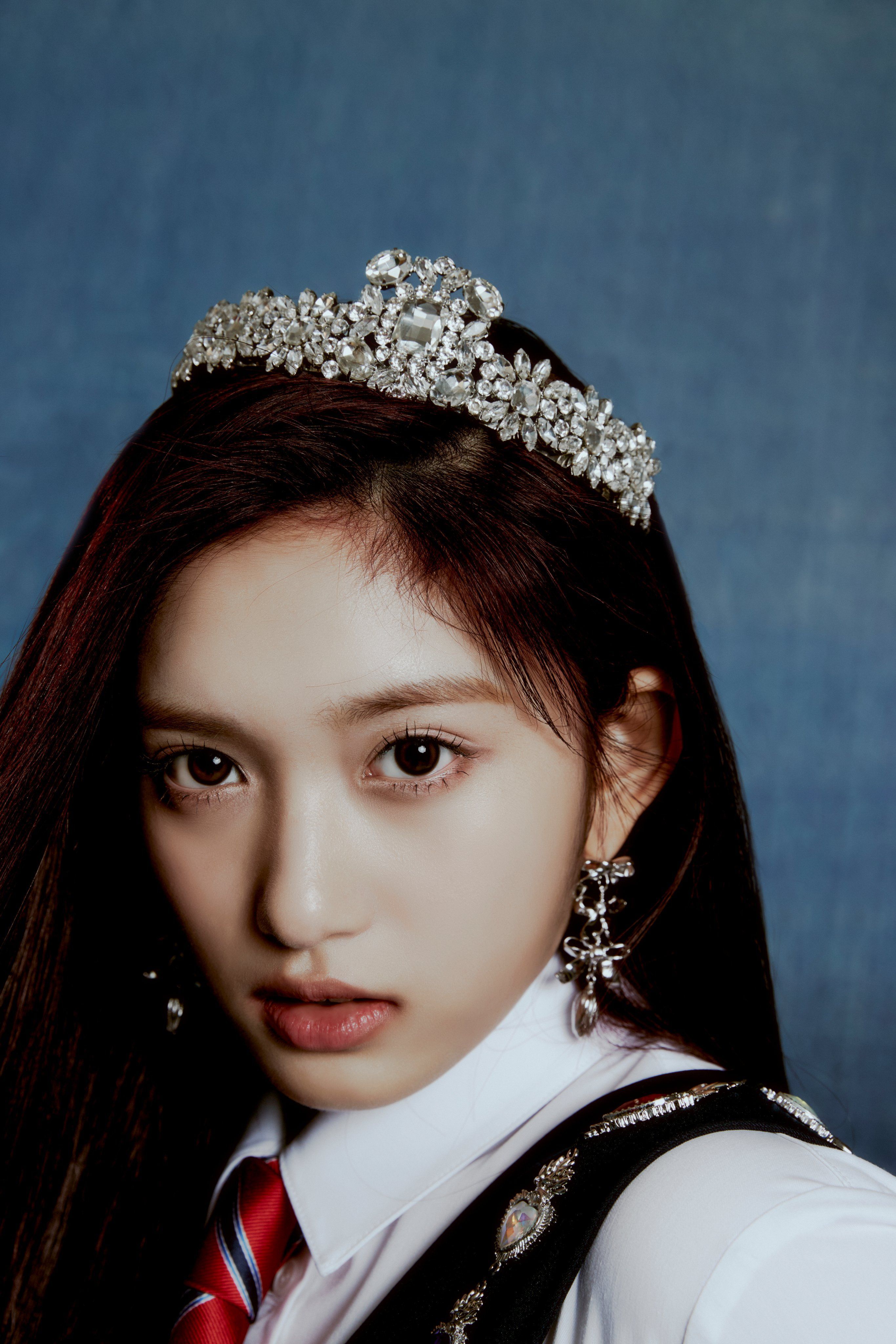 2731x4096 IVE Love Dive Teaser Photo (Gaeul, Leeseo) (HD HQ)-Pop Database
