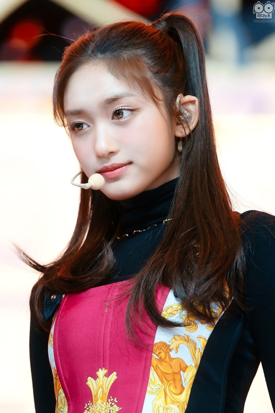 960x1440 Stunning HD Photo FROM IVE's Eleven Debut Stage