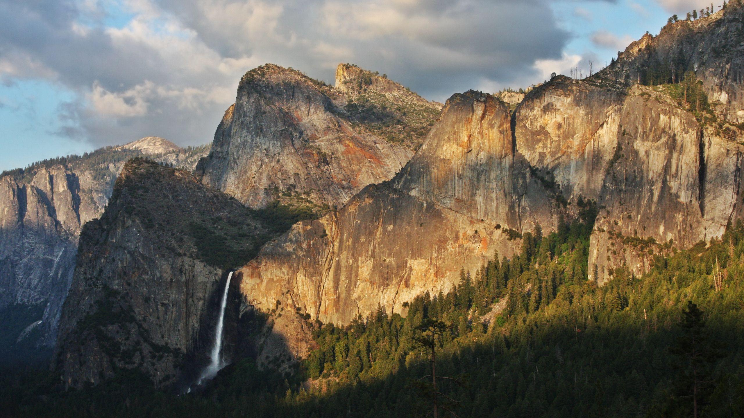 2560x1440 Free Yosemite Wallpaper