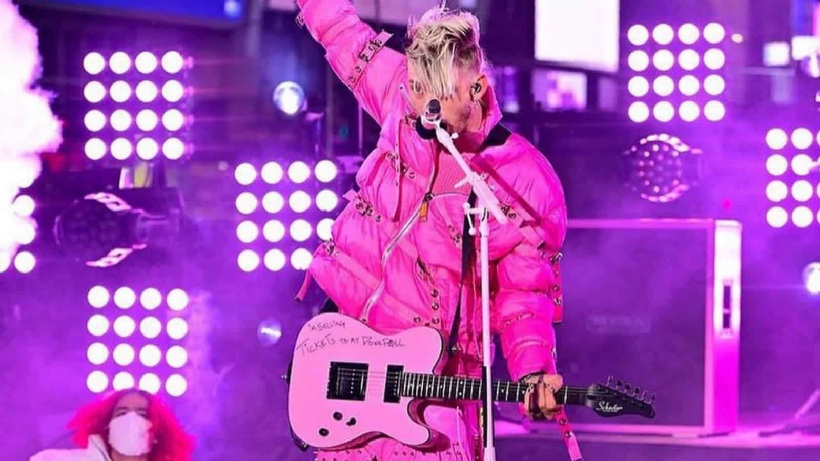 1600x900 TikTok reacts to MGK's new album “Mainstream Sellout”