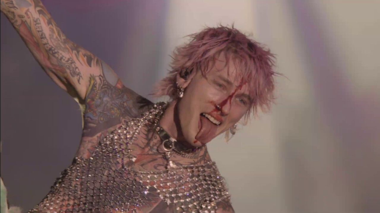 1280x718 MACHINE GUN KELLY: MAINSTREAM SELLOUT LIVE FROM CLEVELAND