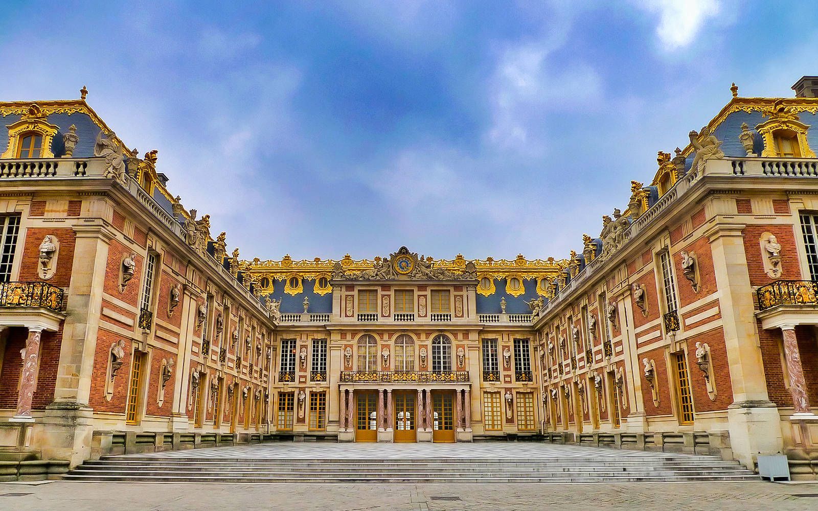 1600x1000 Download The Facade Of The Palace Of Versailles Wallpaper