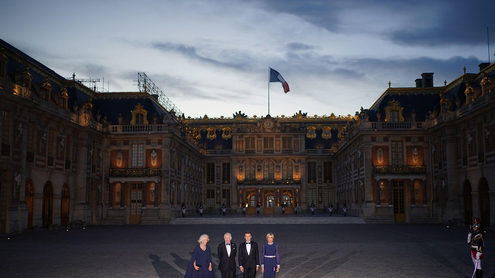 1920x1080 Inside the lavish State Banquet at Palace of Versailles' decadent Hall of Mirrors