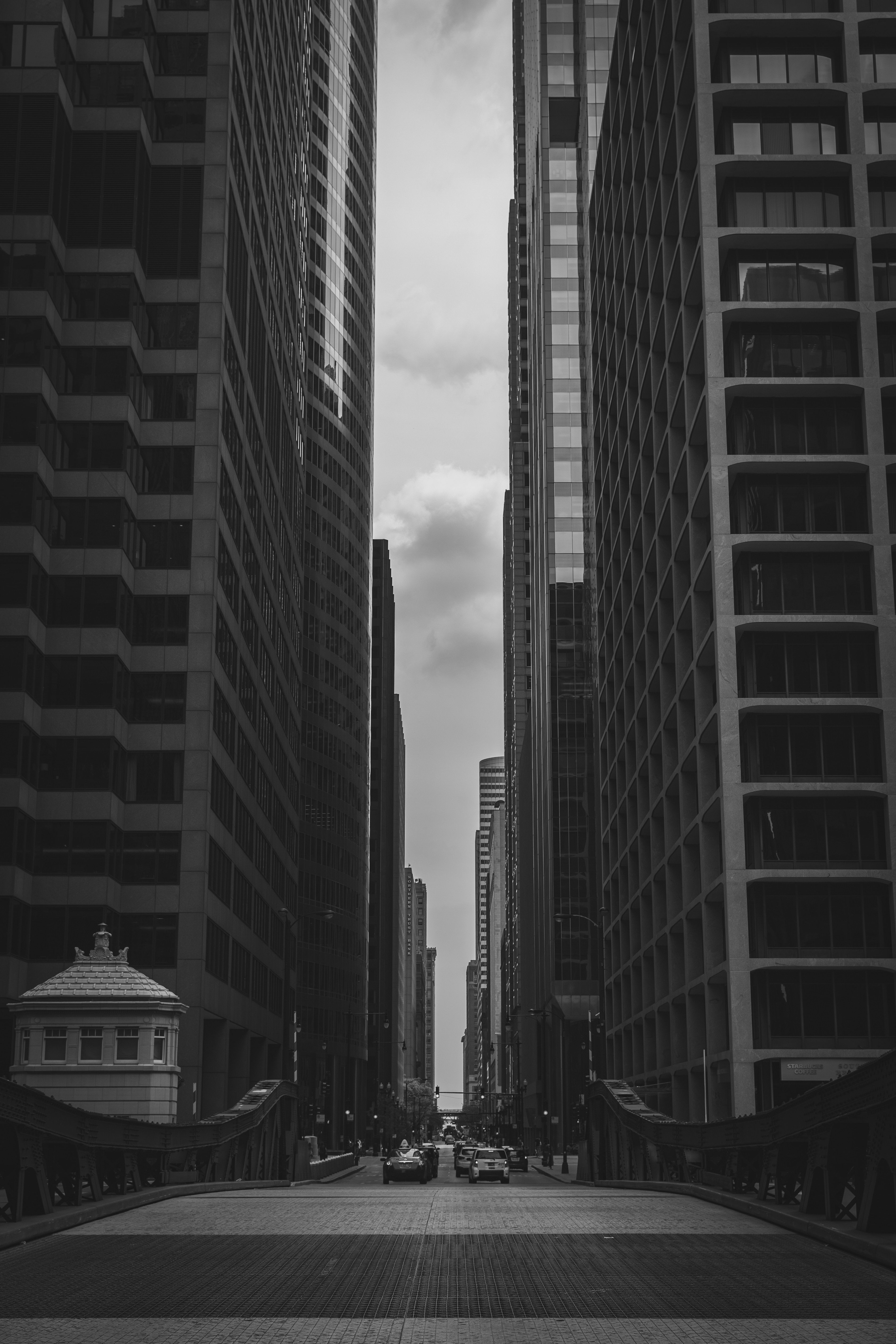 3793x5690 Download wallpaper 3793x5690 buildings, city, bw HD background