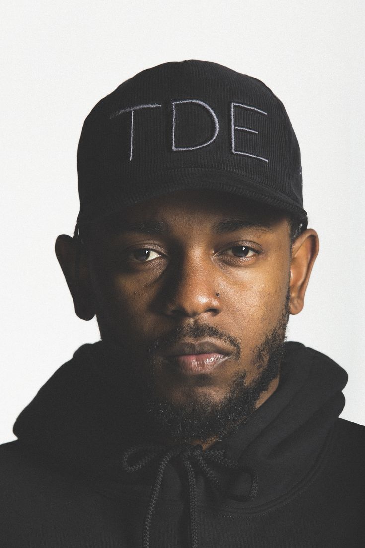 735x1103 TDE's Kendrick Lamar, SZA, and Jay Rock model label's new holiday collection. Kendrick lamar, Kendrick lamar music video, Dj photo
