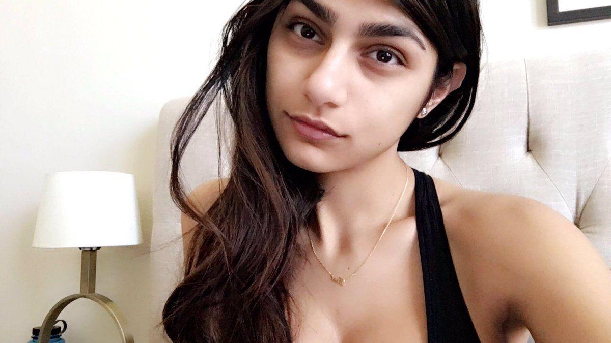 Mia Khalifa Wallpapers Top Free Mia Khalifa Backgrounds WallpaperAccess