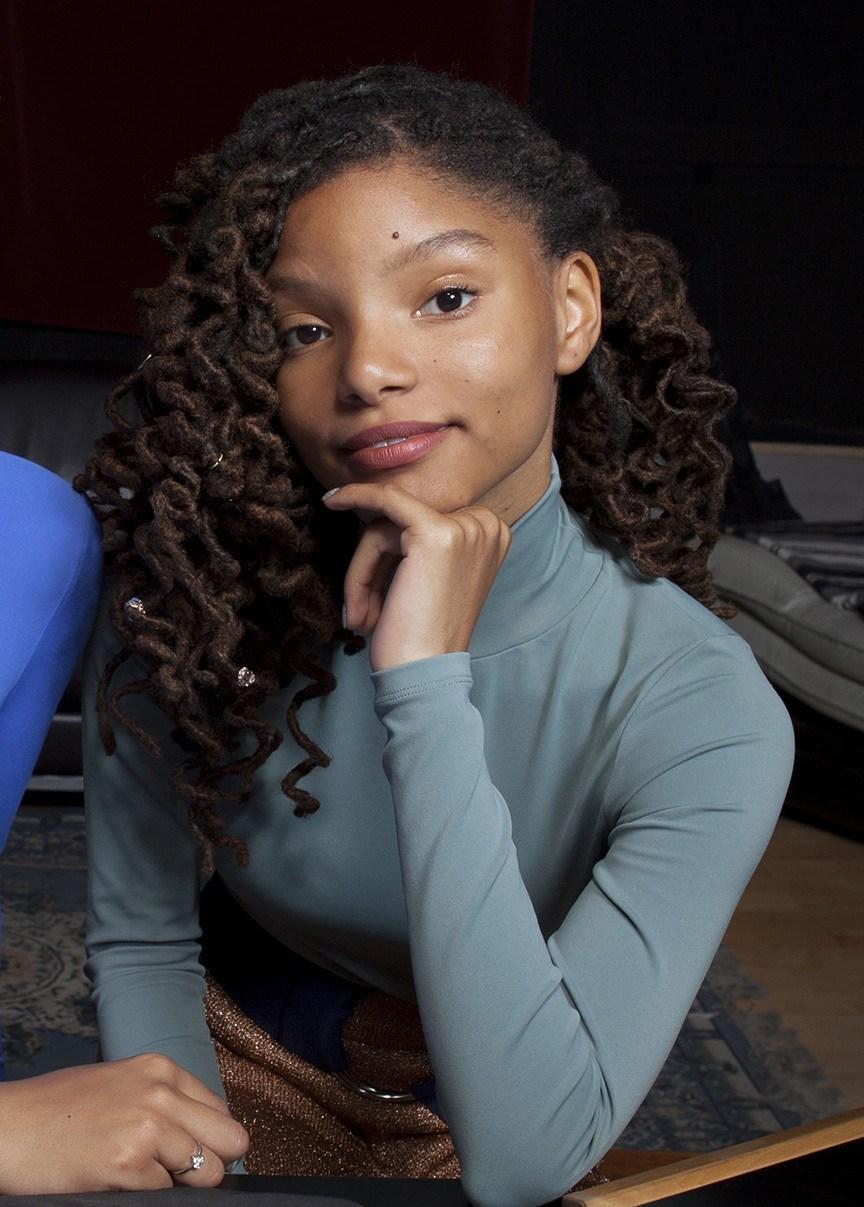 864x1207 Halle Bailey Wallpaper