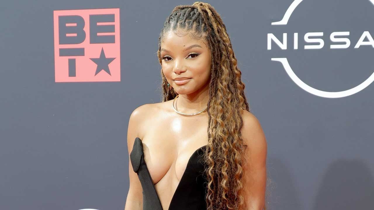 1280x720 Halle Bailey Cried After Watching First Footage of Her 'Little Mermaid' Performance (Exclusive)