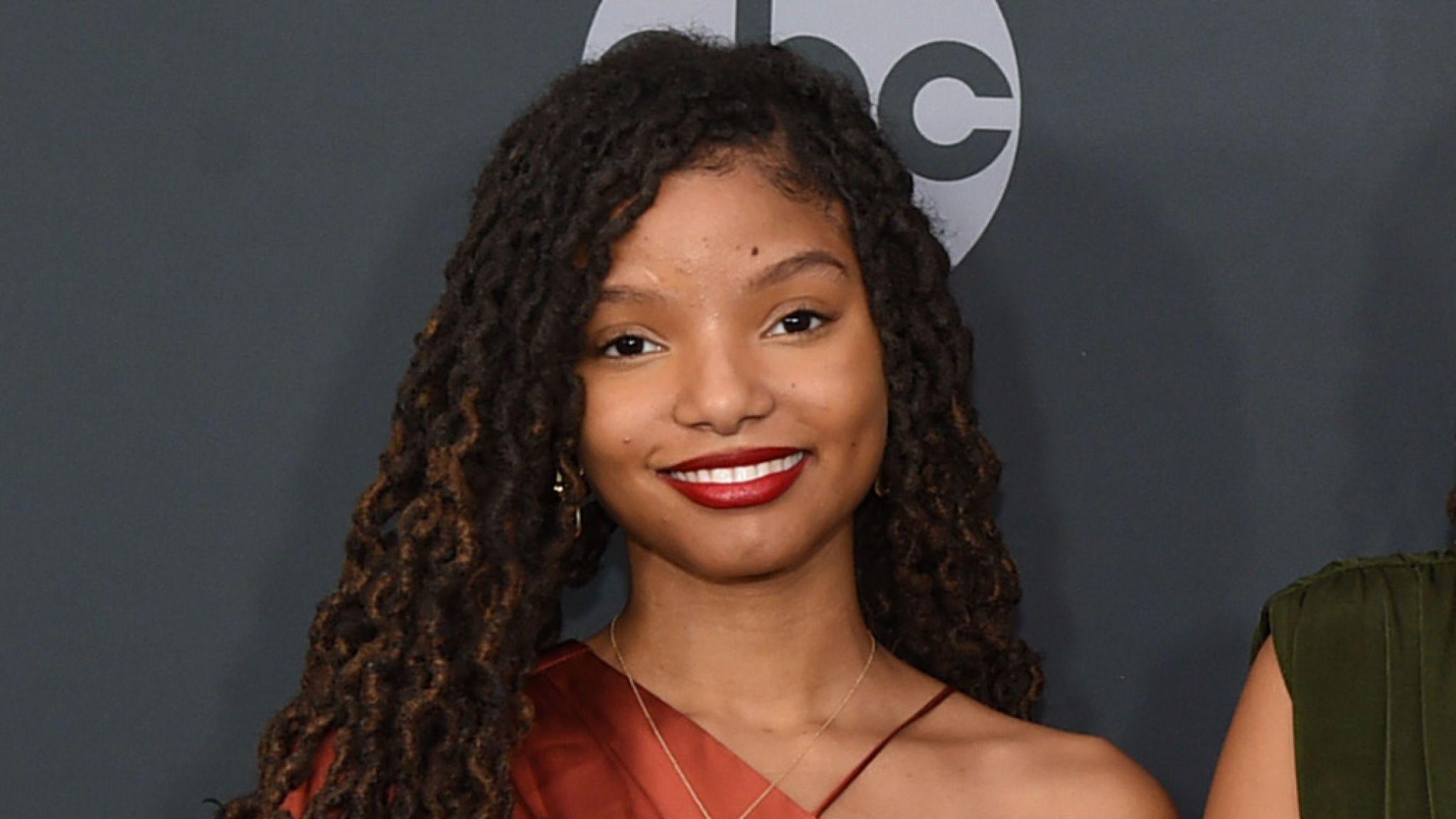 2048x1152 Halle Bailey Wallpaper