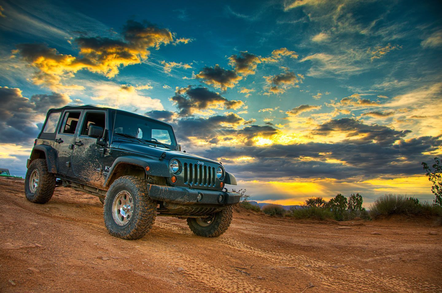 1440x956 Moab, a Jeep, and a Great Sunset. dav.d photography