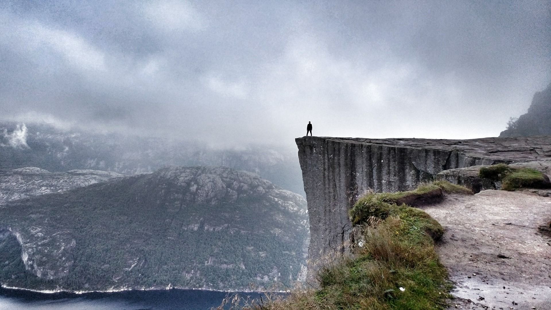 1920x1080 Preikestolen: Tree steps to heaven