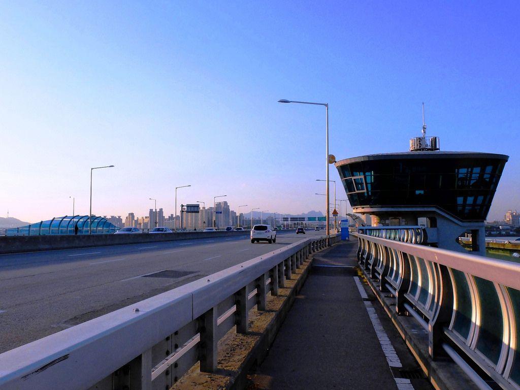 1024x768 Under the Bridge at Han River, Seoul, South Korea. life to reset