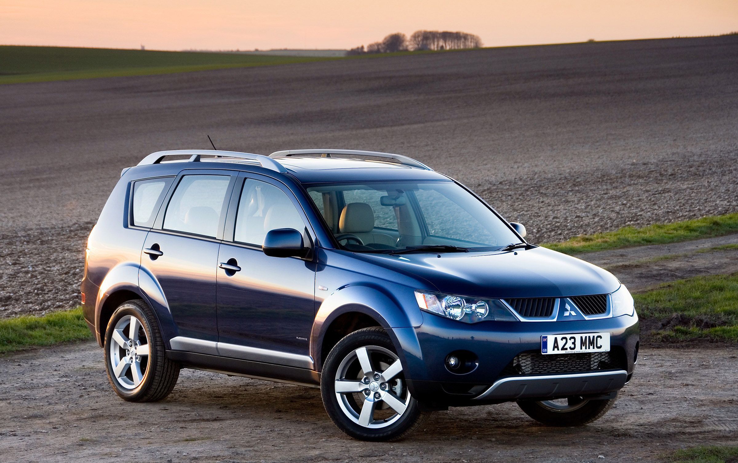 2400x1506 Mitsubishi Outlander Elegance (2007) 11 of 16