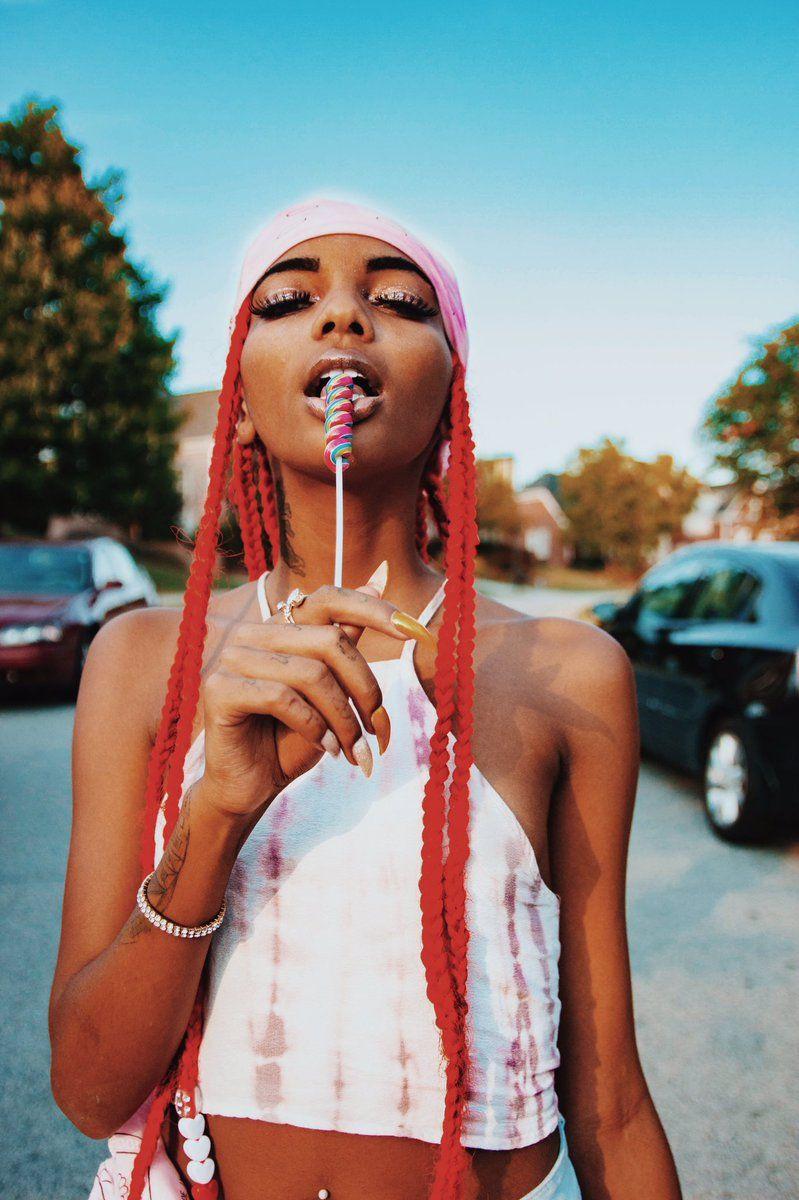 799x1200 Female Rappers Wallpaper
