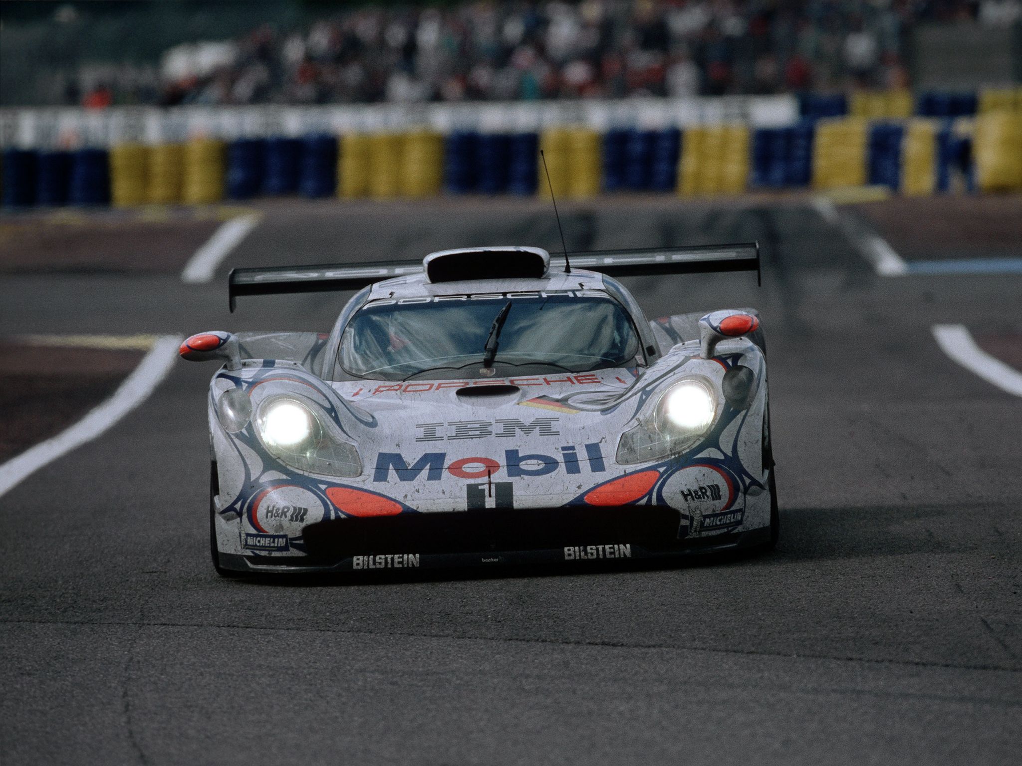 2048x1536 Porsche 911 GT1 (996) Le Mans Race