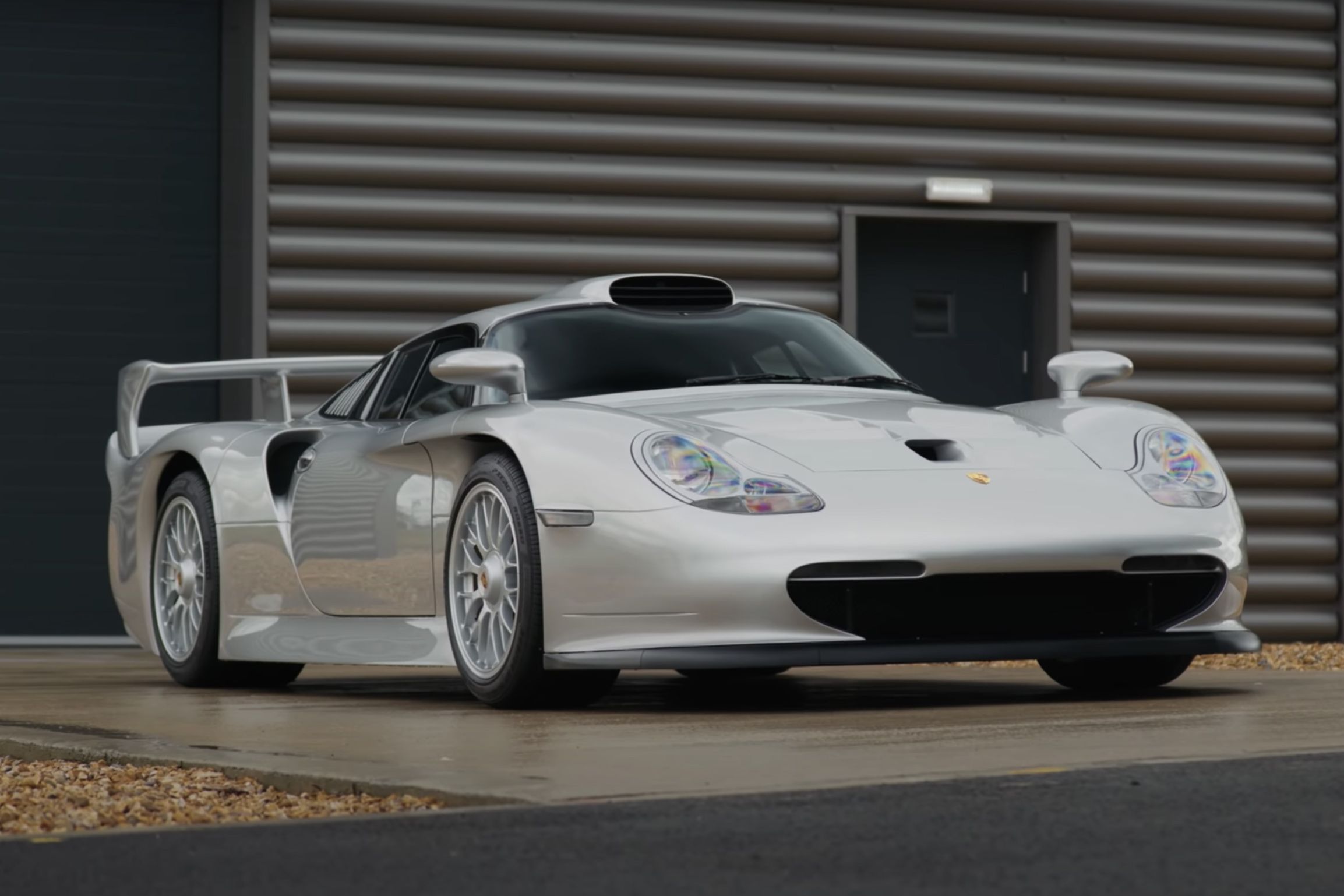 2307x1538 The Porsche 911 GT1 Is Surprisingly Easy to Drive