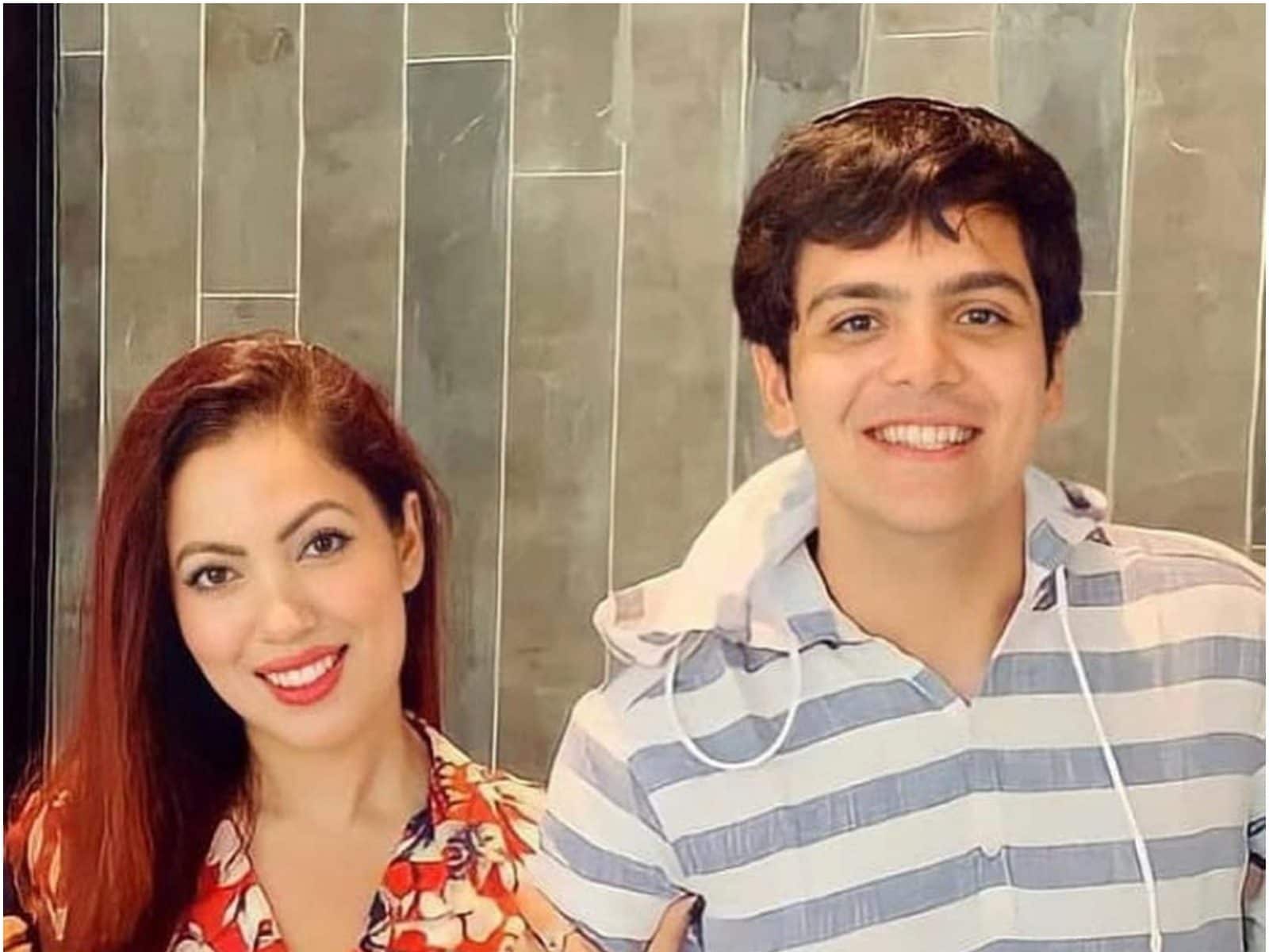 1600x1200 Viral Pic Of TMKOC Co Stars 'Babita Ji' Aka Munmun Dutta, 'Tapu' Raj Anadkat Amid Dating Rumours