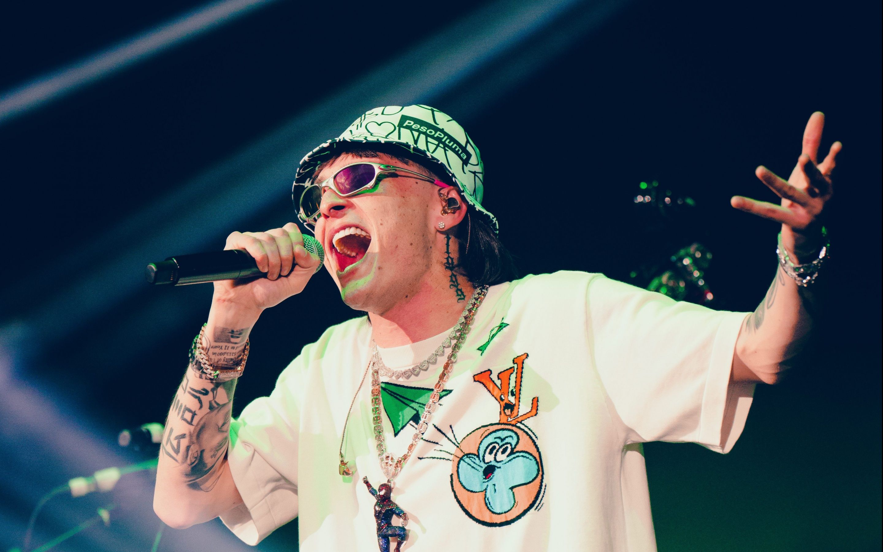 2880x1800 Music Peso Pluma HD Wallpaper
