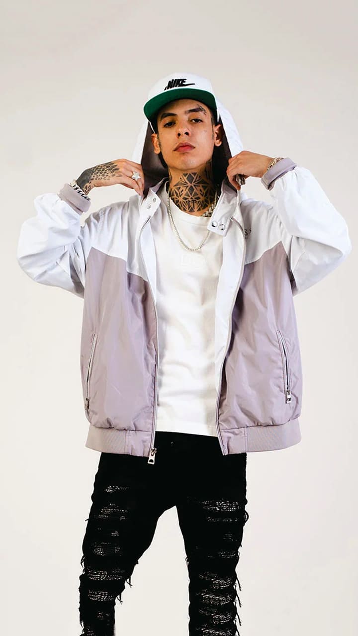 720x1280 Peso Pluma Wallpaper