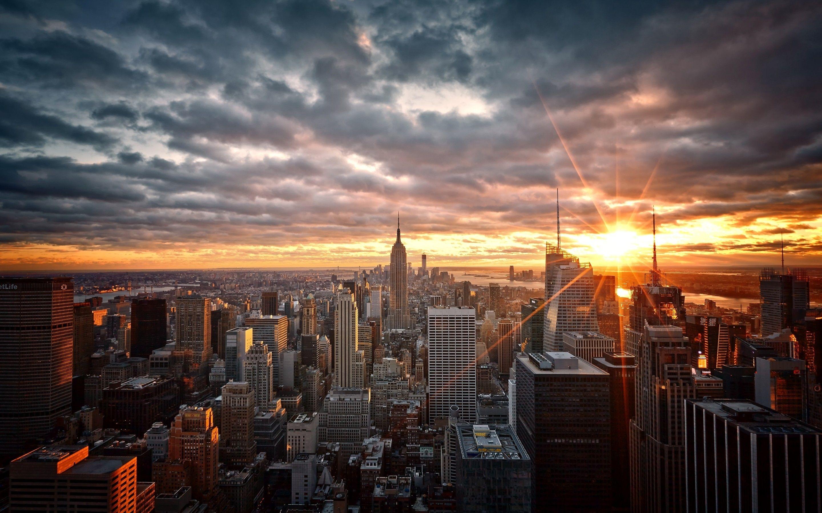 2880x1800 Download 2880x1800 New York, Sunset, Dark Clouds, Buildings