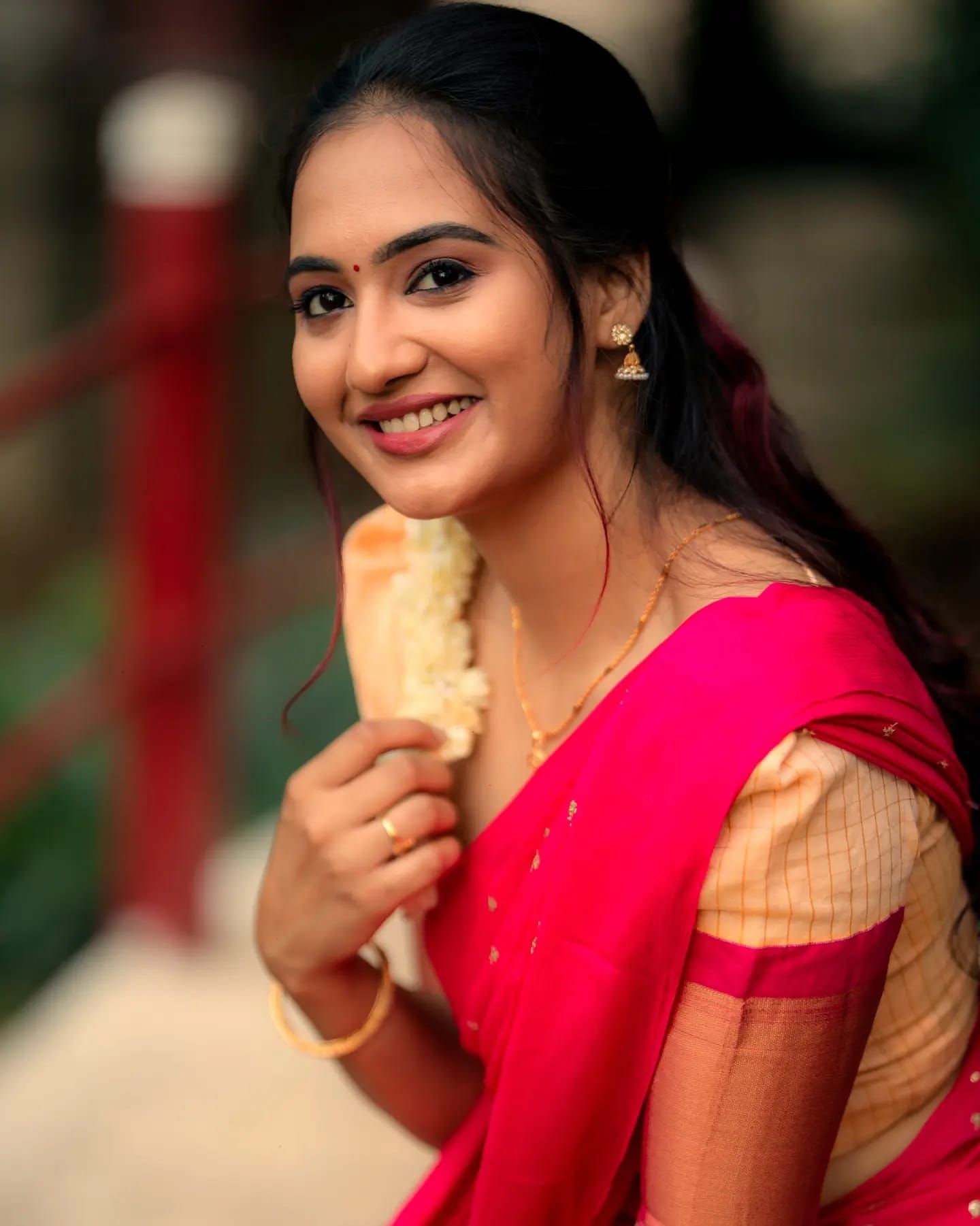 1440x1802 Hot Saree: Actress Yuhanishree Hot Saree Photo and Wallpaper