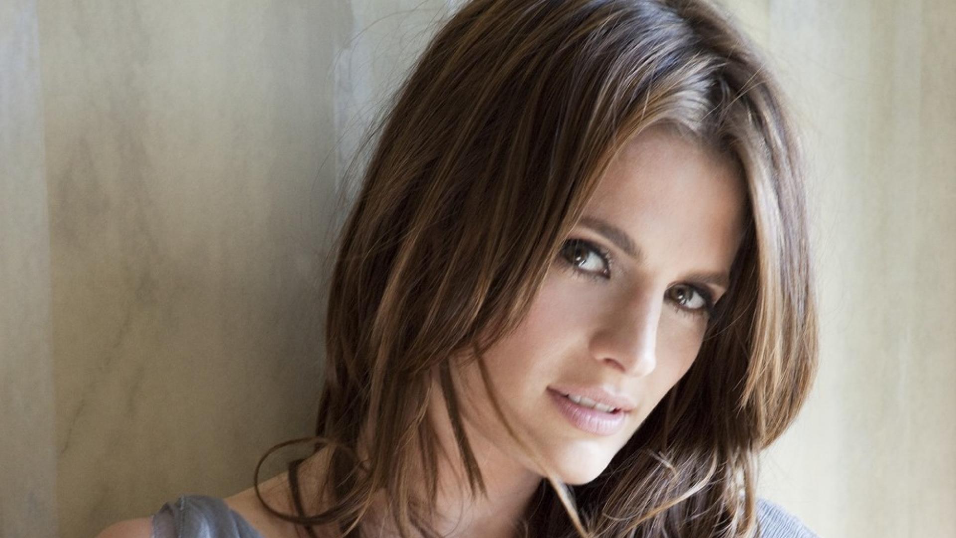 Stana Katic Wallpapers - Top Free Stana Katic Backgrounds - WallpaperAccess