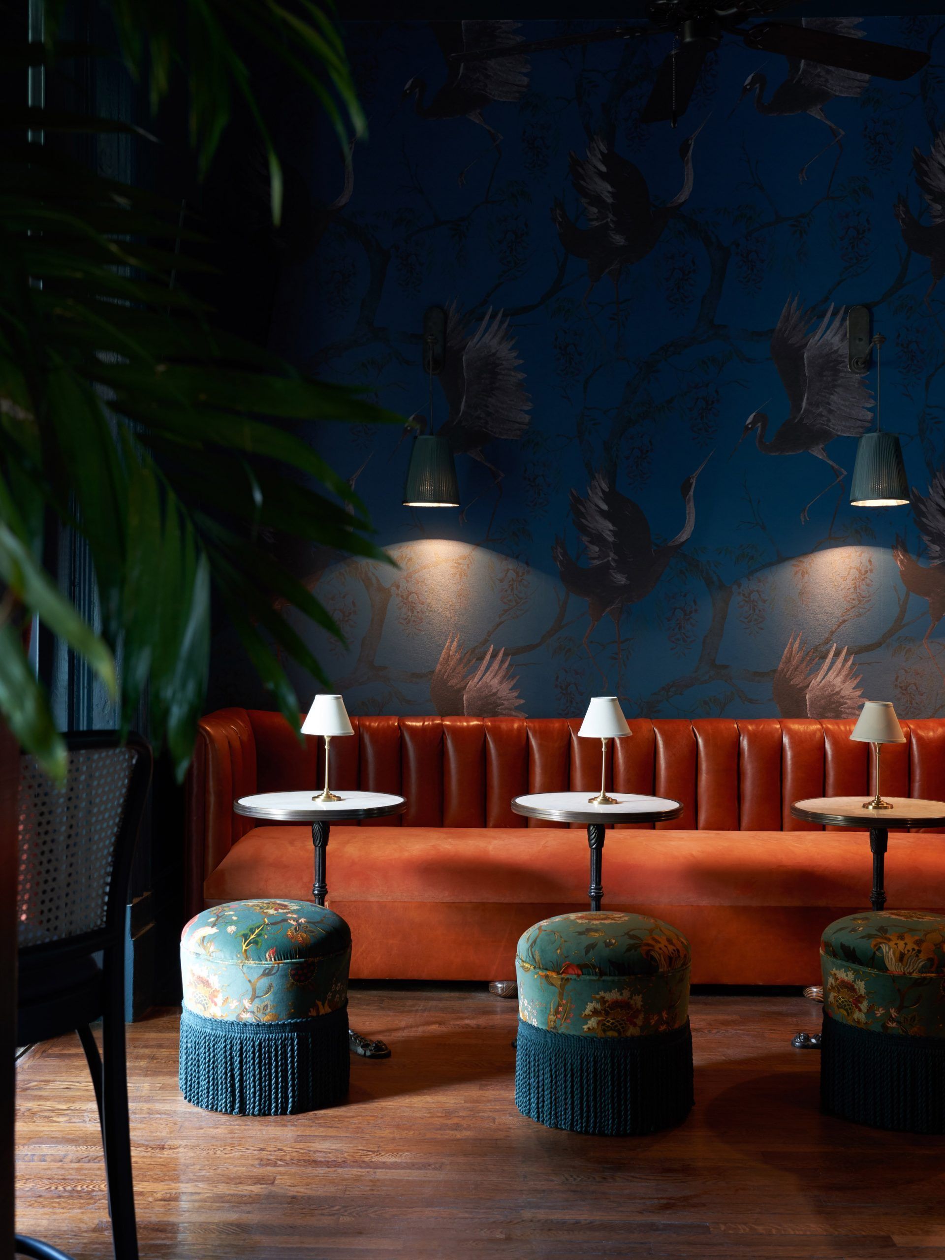 1920x2560 Ten joyful interiors with decorative printed wallpaper