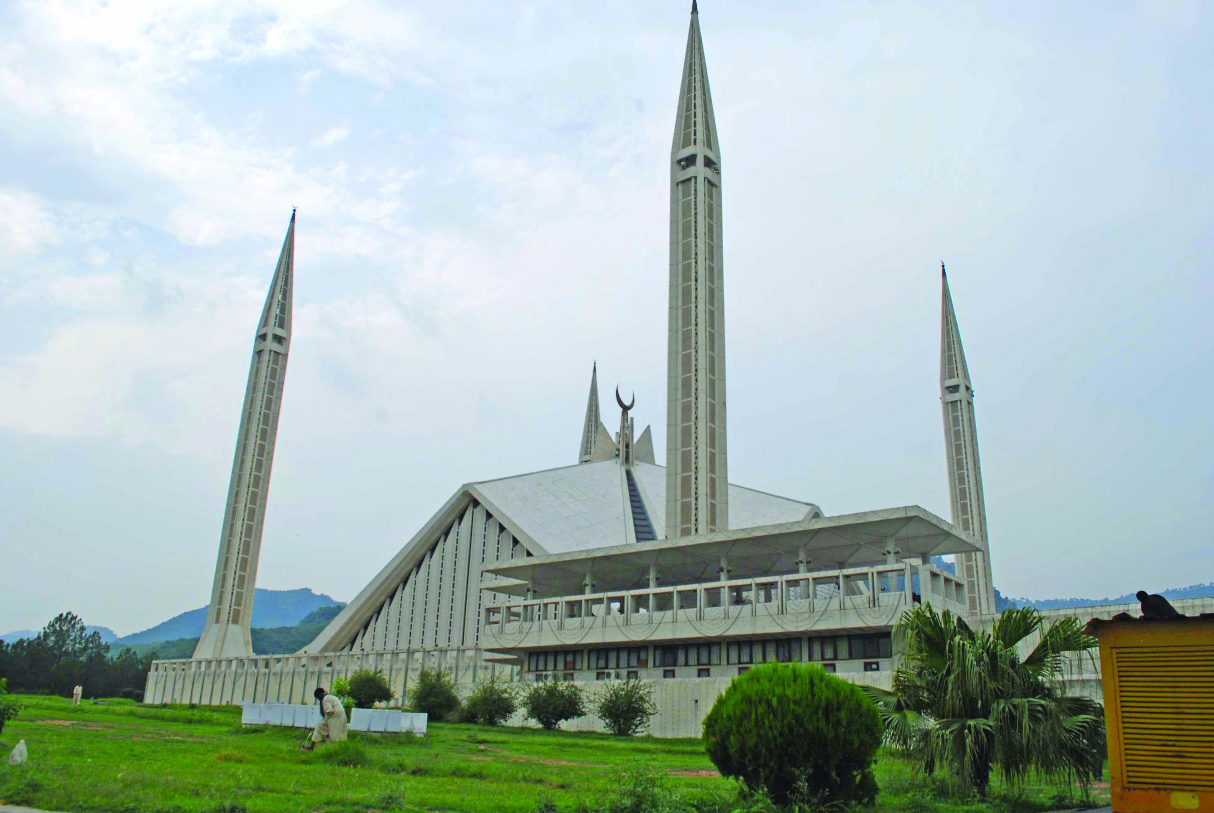 3872x2592 Eid At Shah Faisal Mosque. The DAWN National Weekend Advertiser