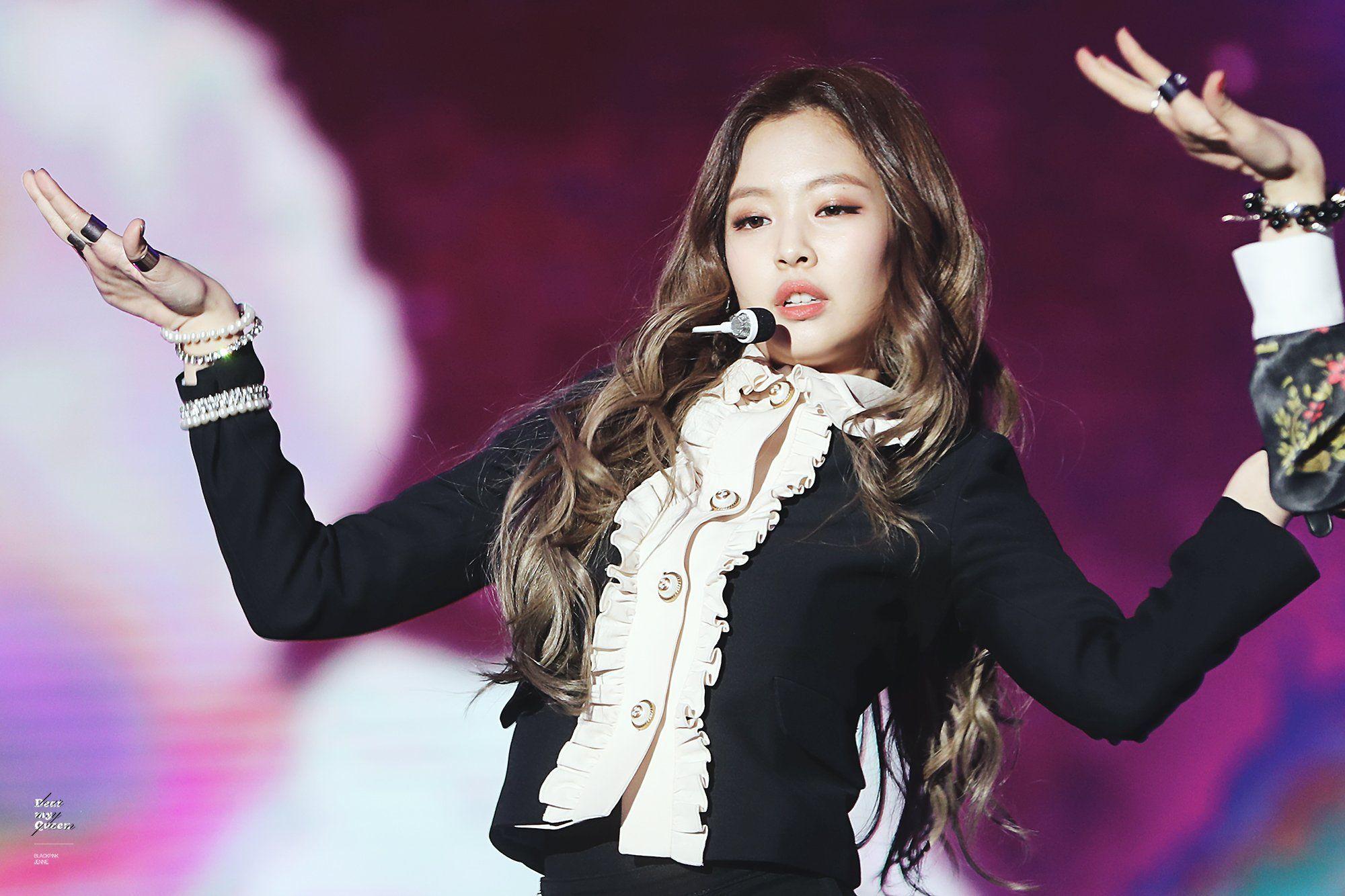 Дженни блэк пинк 2024. Jennie Kim. Дженни BLACKPINK. Jennie Kim BLACKPINK.