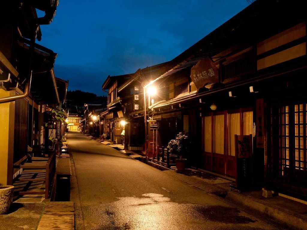 1024x768 Takayama at night