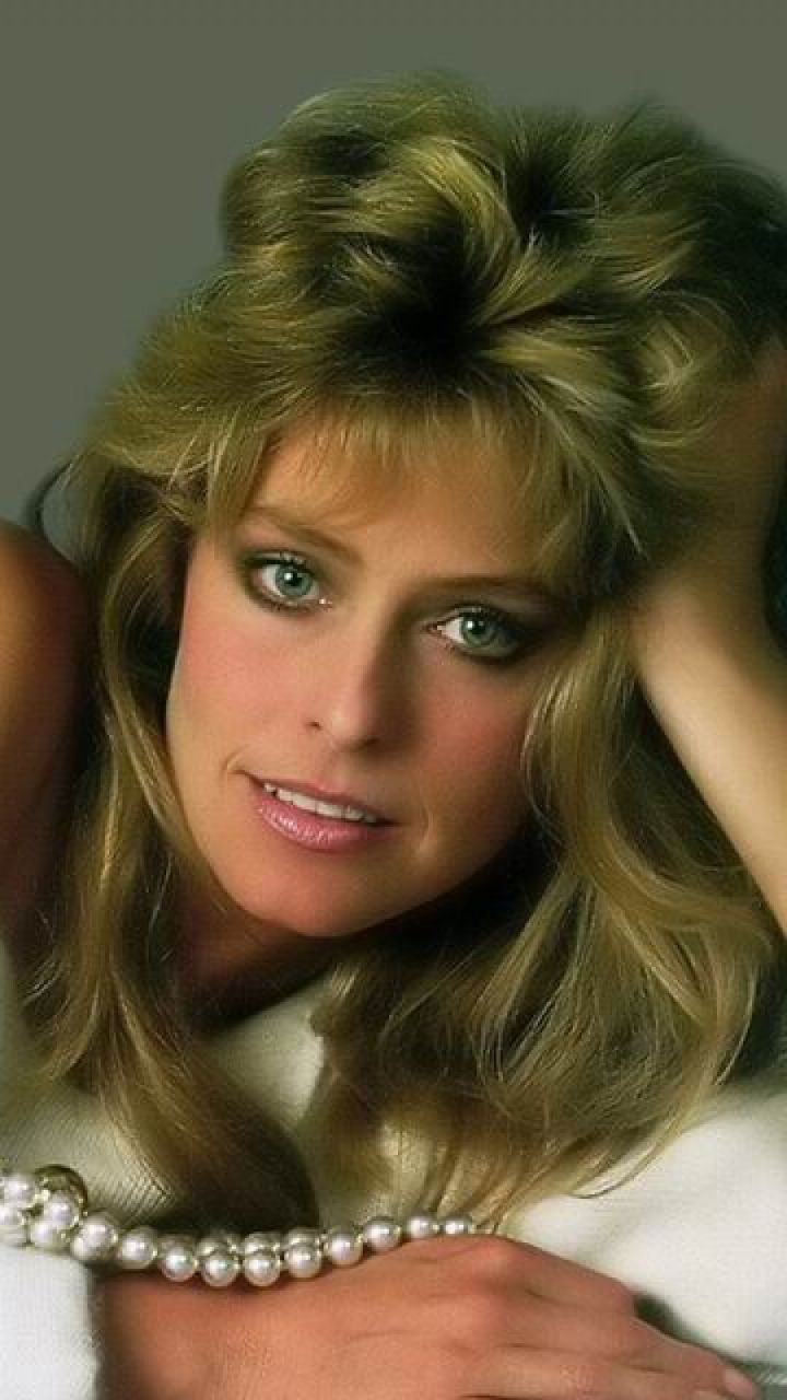 720x1280 Farrah Fawcett Phone Wallpaper