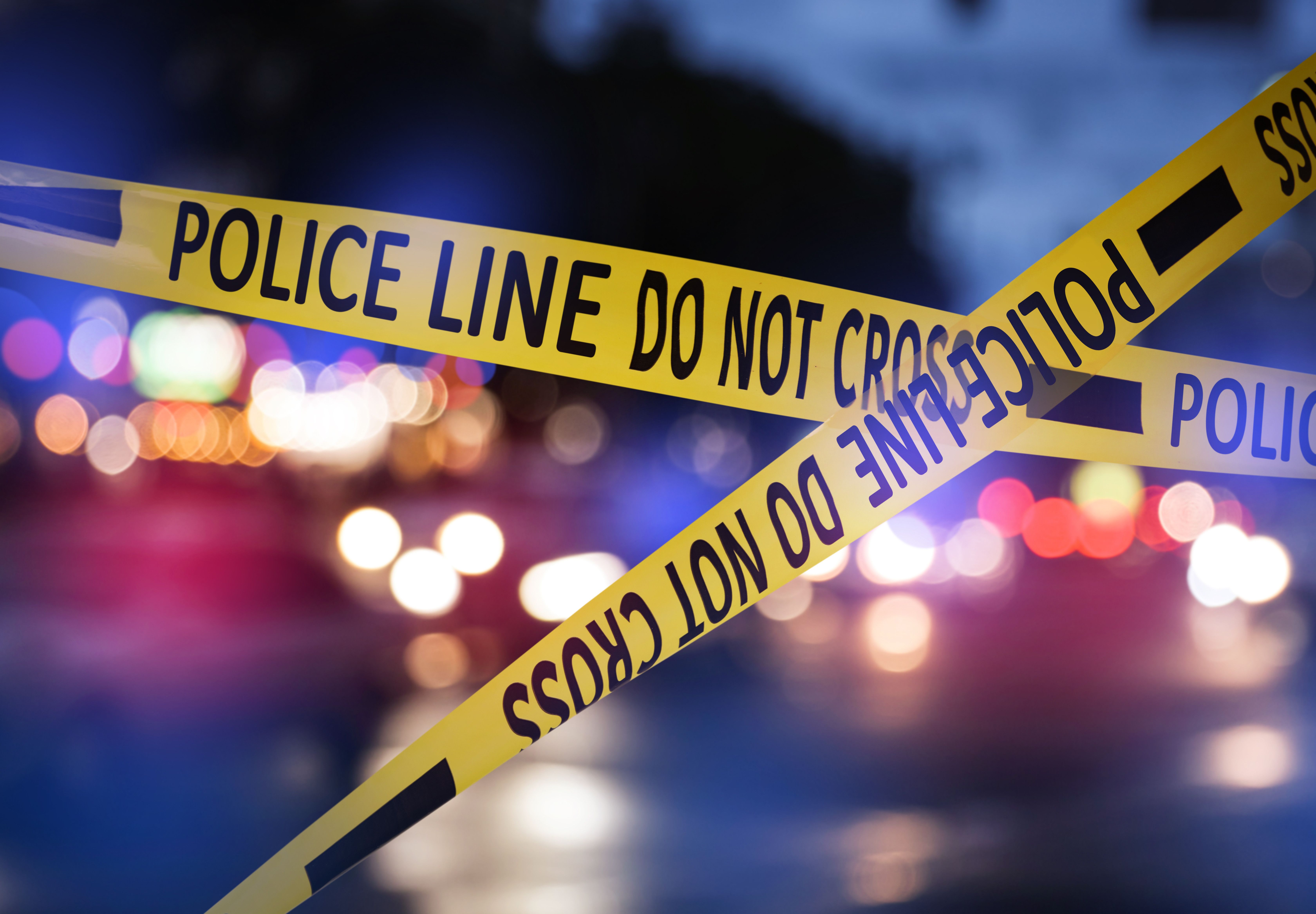 6720x4667 Suspect hides in emergency room ceiling, hospital locked down