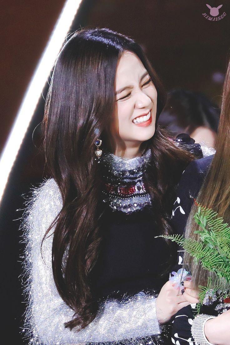 736x1104 Bởi vì Jisoo Blackpink Mặt trước Hồ sơ màu hồng công chúa Hình nền 15 https://wallpaperaccess.com/full/1100712.jpg