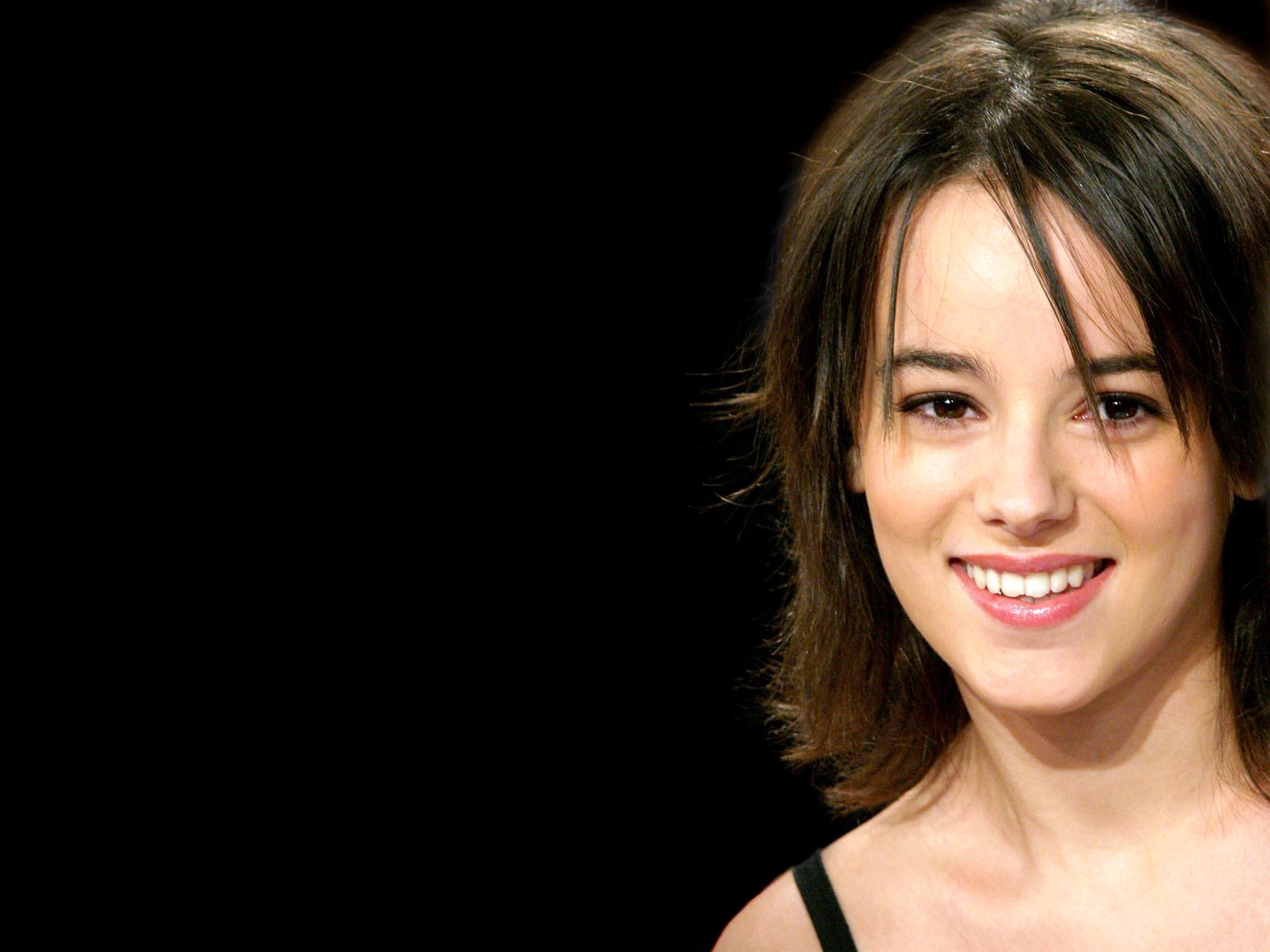 1920x1440 Alizee French singer beautiful girl Wallpaper Wallpaper 86705