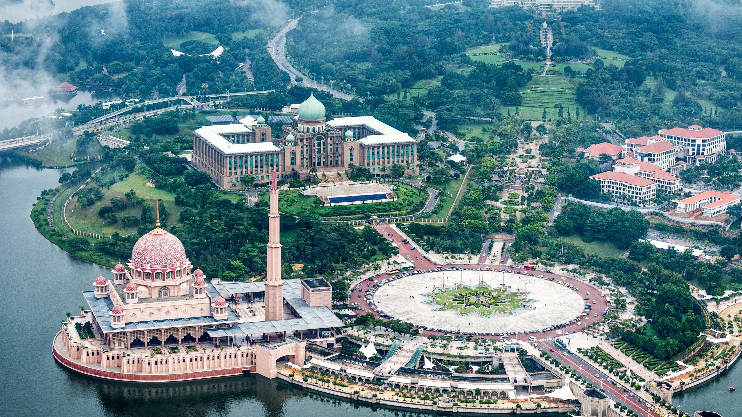 2560x1440 Malaysia's Curious Claim to Fame: The World's Biggest Roundabout. Condé Nast Traveler