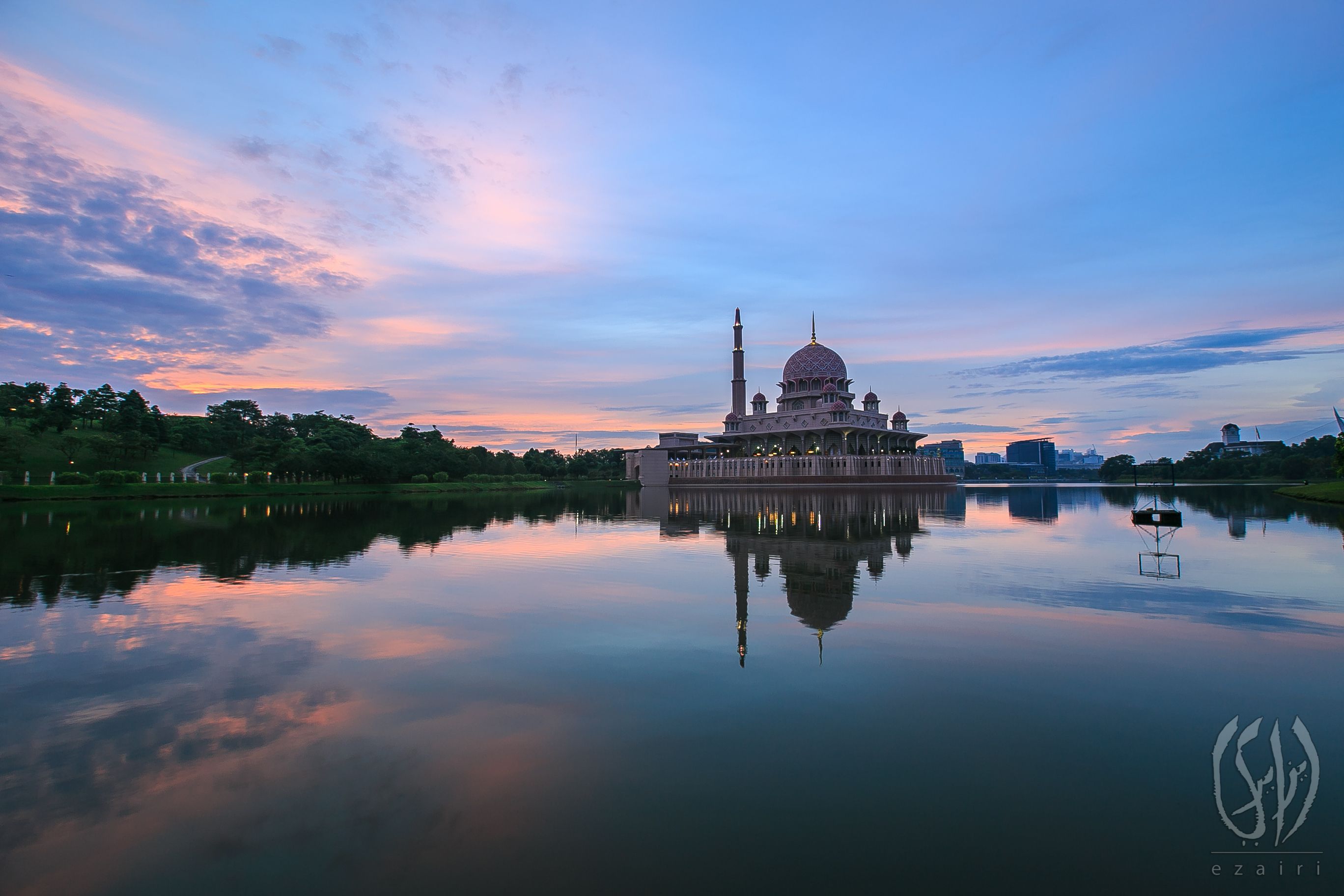 2736x1824 Religious Putra Mosque HD Wallpaper